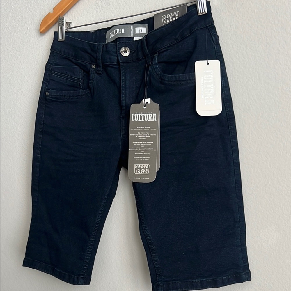 NWT CULTURA Men's Black Modern Shorts